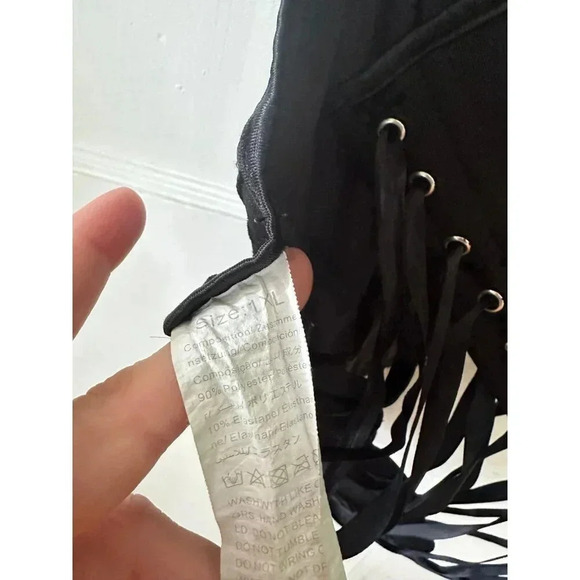 Women’s size 1x-large black corset top - Picture 8 of 8
